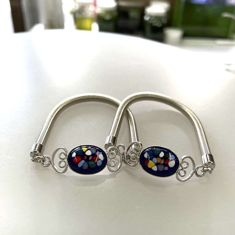 七宝焼アクセサリー　アームバンド　楕円　フリット青